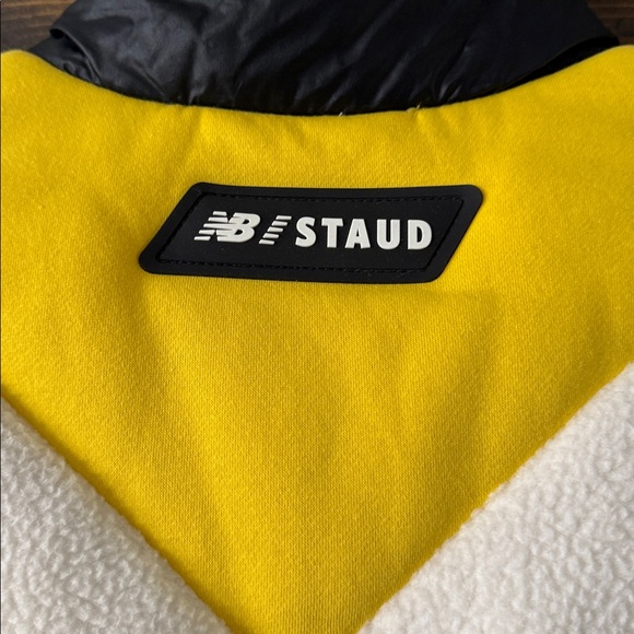 STAUD x NB Puffy Vest - Picture 5 of 8